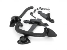 33321 From The Anvil Black Thumblatch Set with Chain