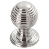 M1003CP - Carlisle Brass Fingertip Design Queen Anne Knob 22mm Polished Chrome