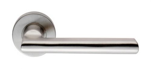 Click Here To Enlarge This Photo Of CSL1134SSS - Carlisle Brass Eurospec 'Carlton' Designer Lever on Round Rose (G304) Satin Stainless Steel