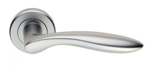 Click Here To Enlarge This Photo Of ZIN3131SC - Carlisle Brass Serozzetta 'Shark' Lever on Round Rose Satin Chrome