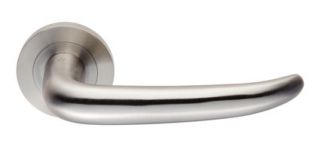 SWL1135SSS - Carlisle Brass Eurospec 'Luenza' Designer Lever on Round Rose (G304) Satin Stainless Steel