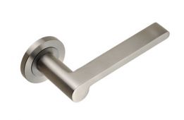 SWL1161SSS - Carlisle Brass Eurospec 'Lubecca' Designer Lever on Round Rose (G304) Satin Stainless Steel