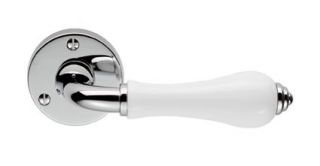 PLWCP - Carlisle Brass Porcelain Lever Furniture on Round Rose Polished Chrome