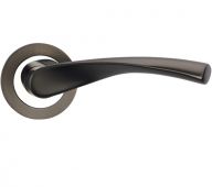 FGOVAD-GMG - Fortessa Gotham 'Vadar' Door Handle on Round Rose (Gun Metal Grey/Polished Chrome)