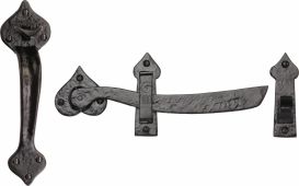 TC567 M.Marcus The Tudor Collection Gate Latch Black Iron