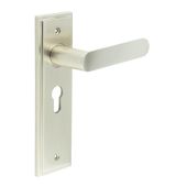 BUR25KIT323 Frelan Hardware Burlington Kensington Door Handles on 47.5mm Euro Backplate Satin Nickel