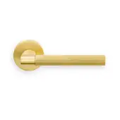 HR5SB Carlisle Brass Manital 'Hey Riga' Lever Handle on Round Rose - Satin Brass