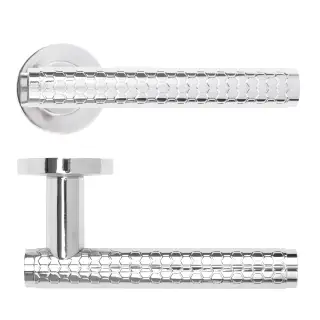 RM170CP - Zoo Hardware Rosso Maniglie 'Favo' Lever on Round Rose - Polished Chrome Finish