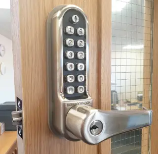BORG Locks BL5701 ECP SS Medium/Heavy Duty Digital Lock (Flat Bar) with Free Passage Mode, Key Override & Easicode Pro Coding Chamber (60mm Latch) - Stainless Steel
