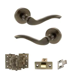 Atlantic - OE178 Old English Warwick Door Handle on Rose Pack - Antique Brass