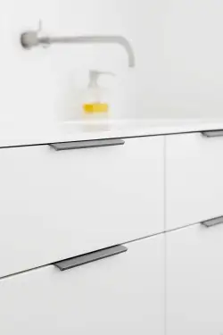 Click Here To Enlarge This Photo Of Furnipart Straight Edge Pull L100mm - Brushed Anthracite (419720100-91.1)