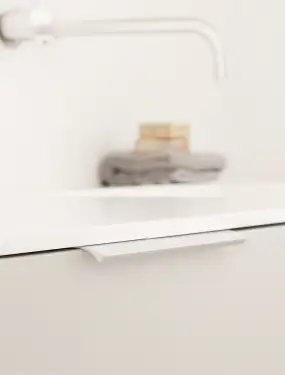 Click Here To Enlarge This Photo Of Furnipart Straight Edge Pull L200mm - White (419720200-9010.1)