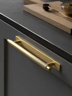 Furnipart 'Manor' Cabinet Pull with Backplate L190mm / C128mm - Gold (549020128-34)