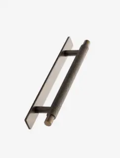 Furnipart 'Manor' Cabinet Pull with Backplate L190mm / C128mm - Antique Brass (549020128-39)