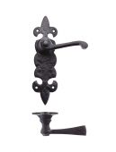 FF612 - Zoo Hardware Foxcote Foundries Lever on Fleur de Lys Latch Backplate (200 x 50mm) Black Antique